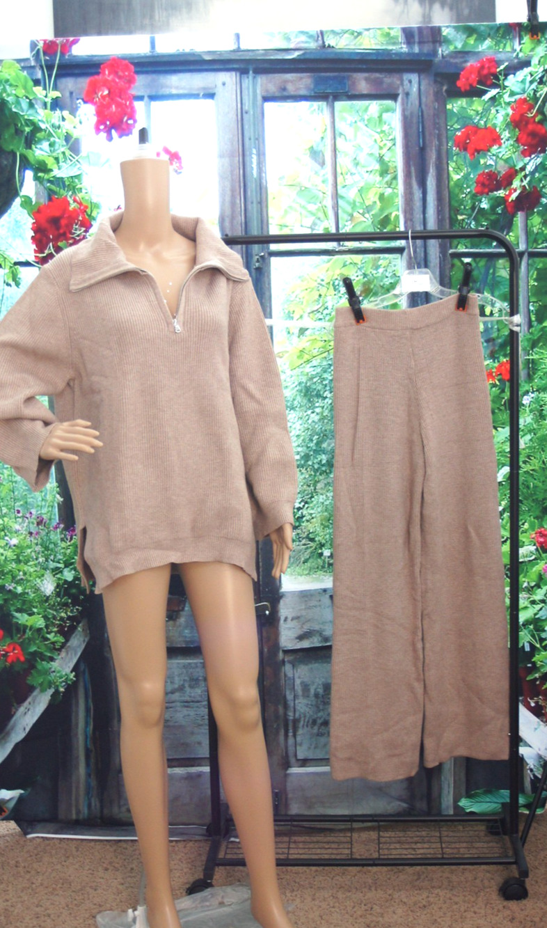 Unbranded 2 Piece Tan Sweater and Pant Set size L